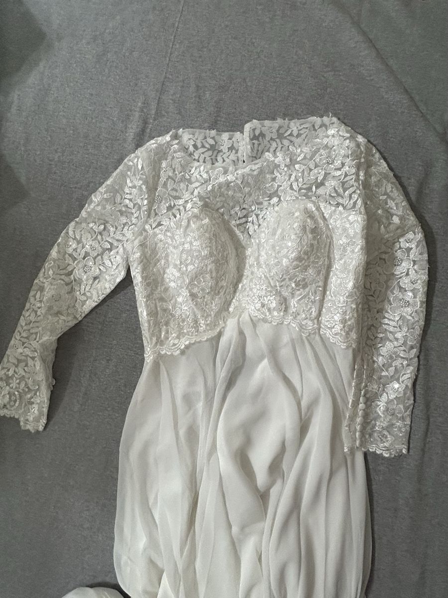 Elegant White Lace & Chiffon Wedding Dress - Long Sleeve Bridal Gown