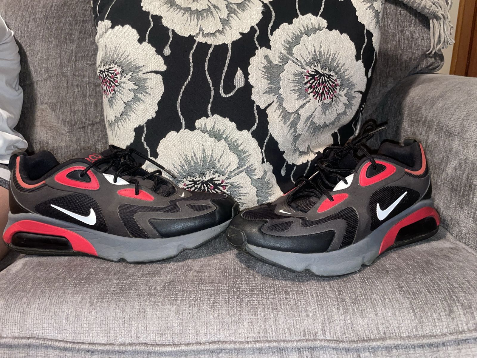 Nike Air Max 200 Men's Sneakers Black/Red/Grey Size 11 Running Shoes