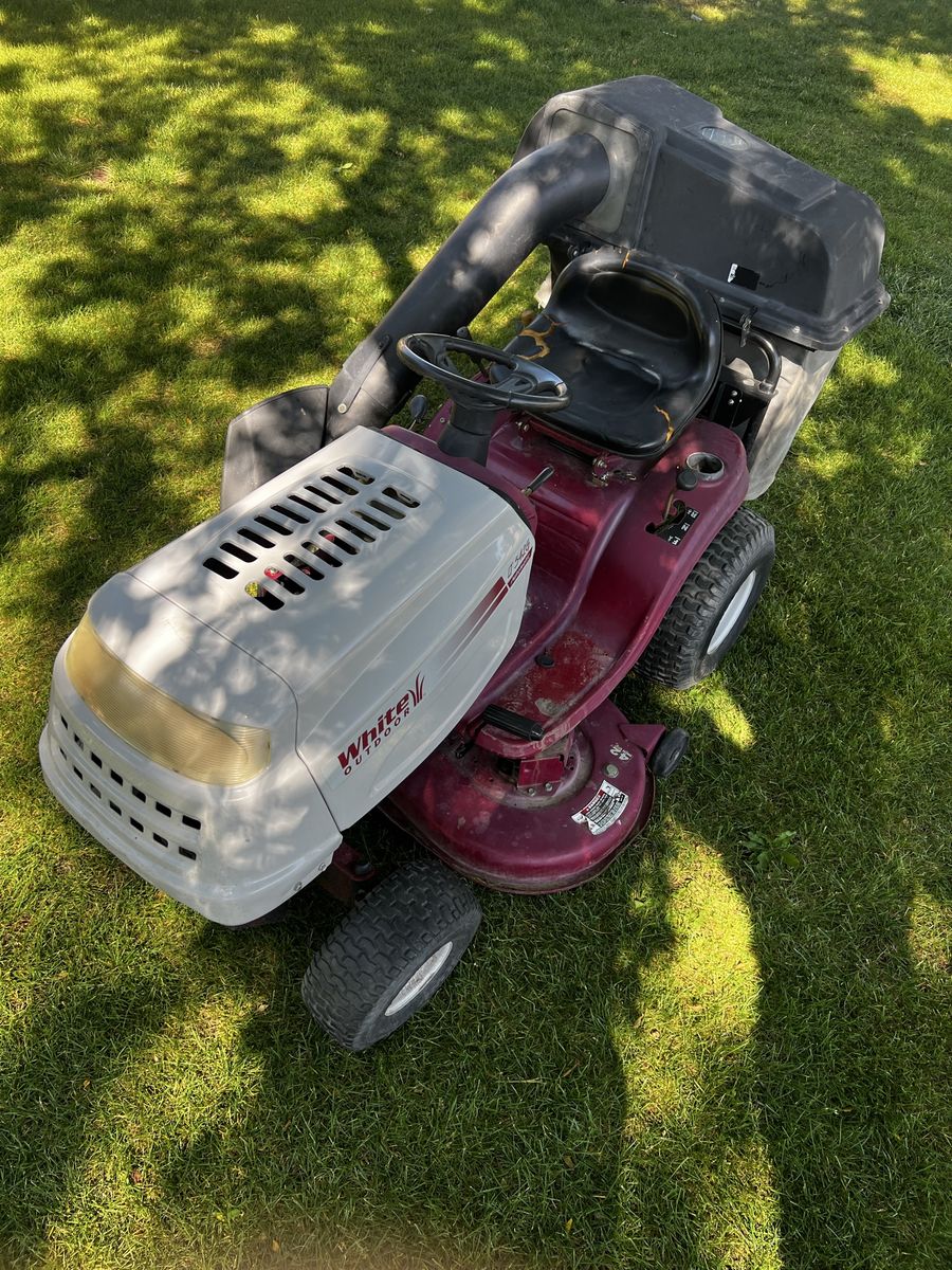 MTD Riding lawn mower