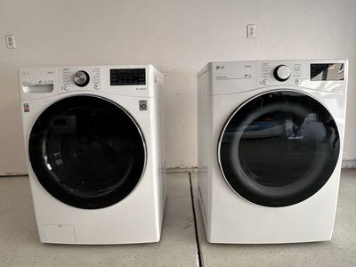 LG Washer & Electric Dryer Set (2020) - White, Front Load
