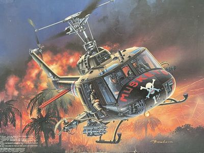 MRC 1/35 UH-1C HUEY GUNSHIP MODEL