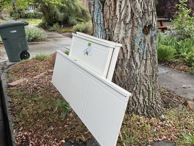 Free wood / white headboard
