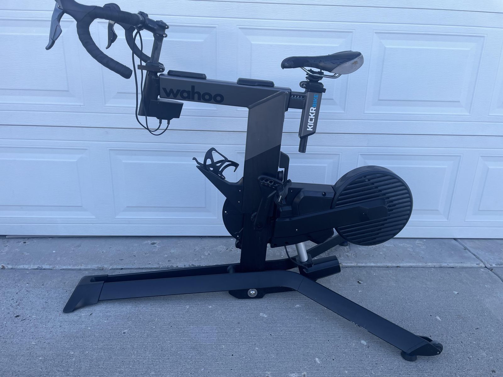 Wahoo KICKR BIKE – Smart Trainer – Works Perfectly