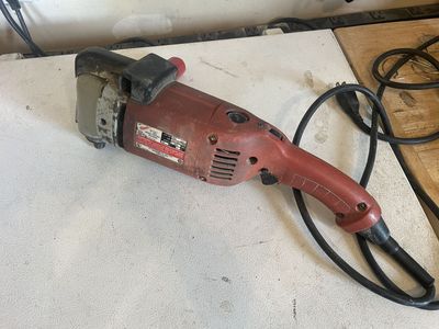 Milwaukee Heavy-Duty 7" Polisher