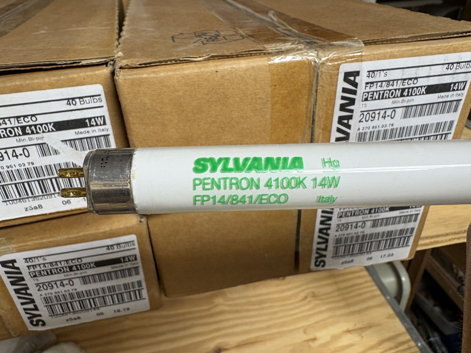 Sylvania FP14/841/ECO Light Bulbs(BOX OF 40)-----(Bulk Available)