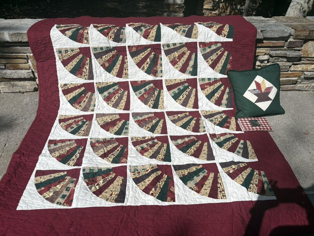 2 Handmade Twin Quilts, Barely Used Pillows& Linen