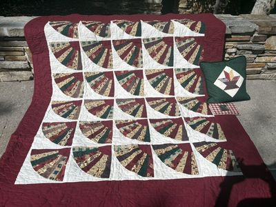 2 Handmade Twin Quilts, Barely Used Pillows& Linen