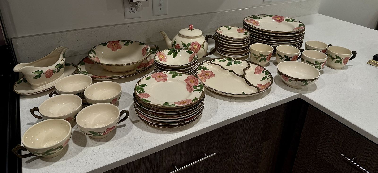 Vintage Franciscan Desert Rose 60-Piece Dinnerware Set