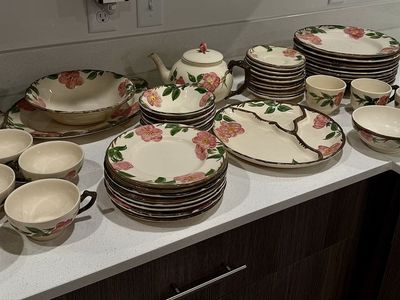Vintage Franciscan Desert Rose 60-Piece Dinnerware Set