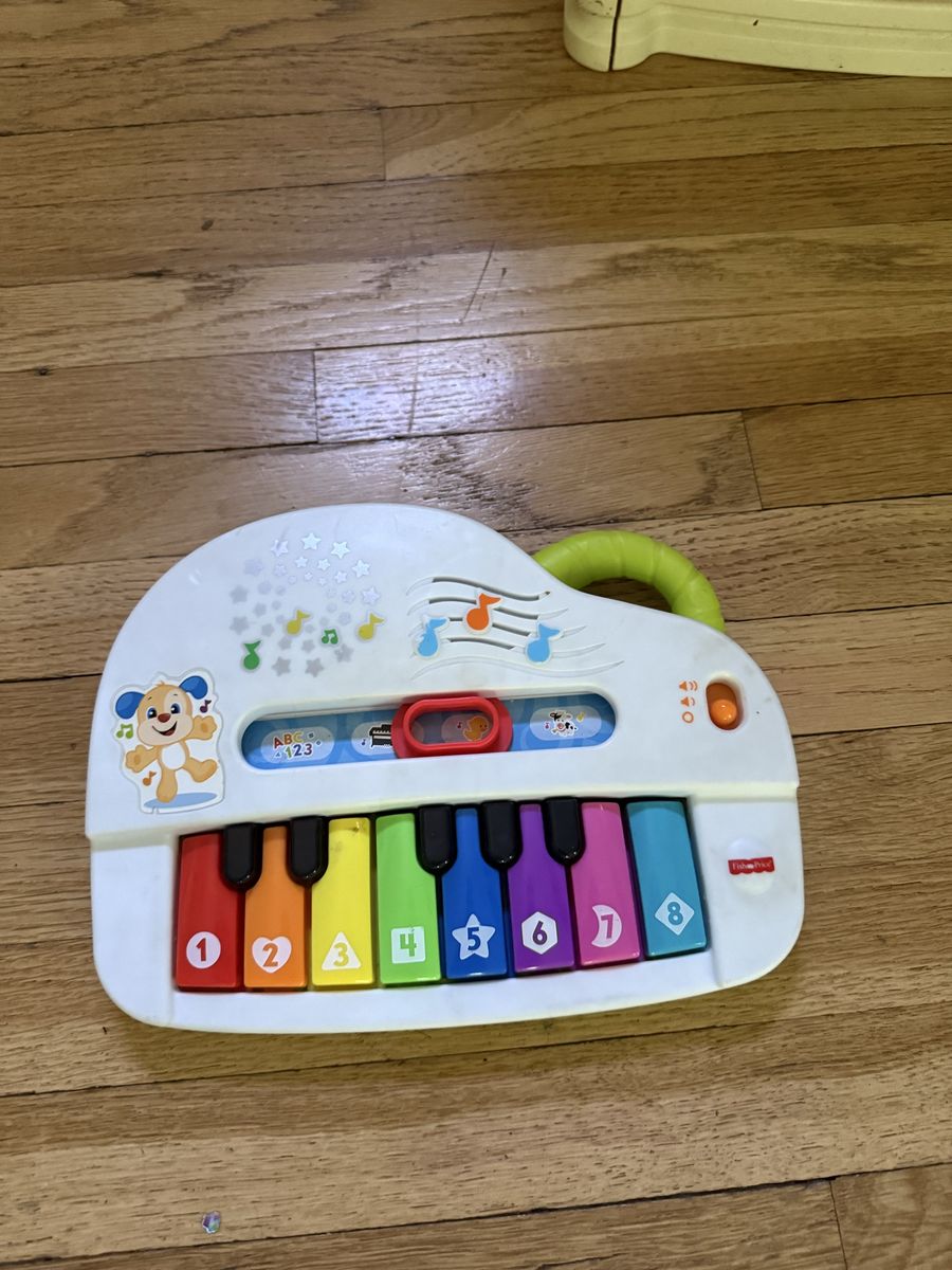 Fisher-Price Laugh & Learn Silly Sounds Light-Up Piano Toy