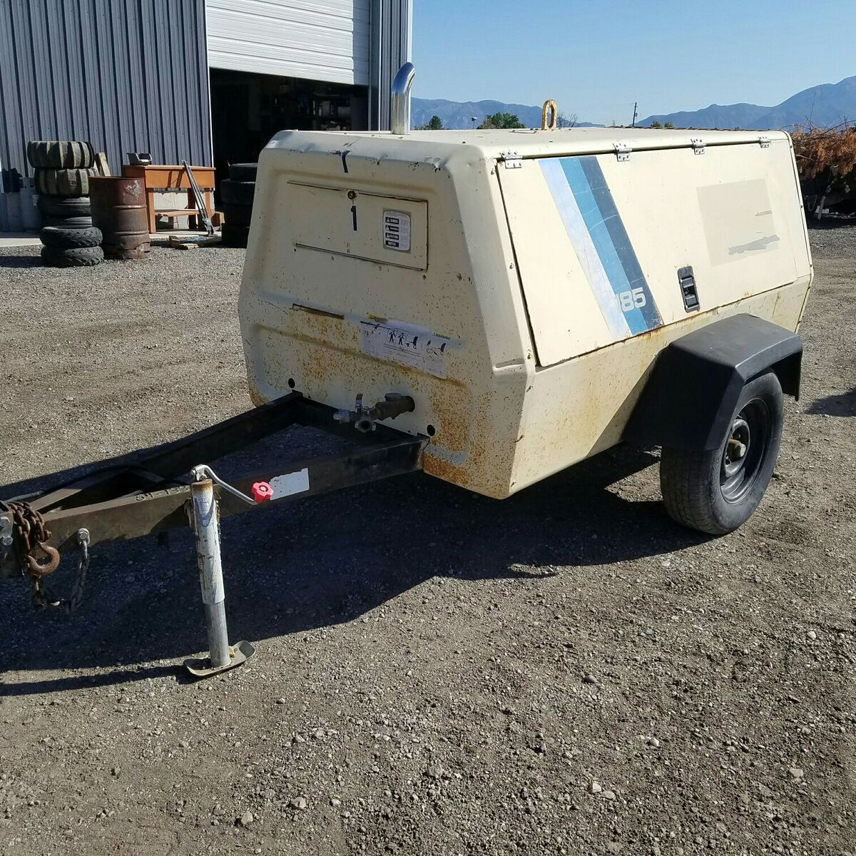 Ingresoll Rand 185 towable diesel air compressor