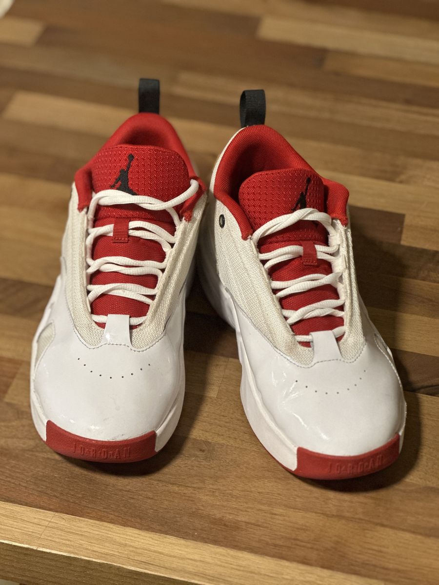 Nike Air Jordan Max Aura 6 GS size 7Y