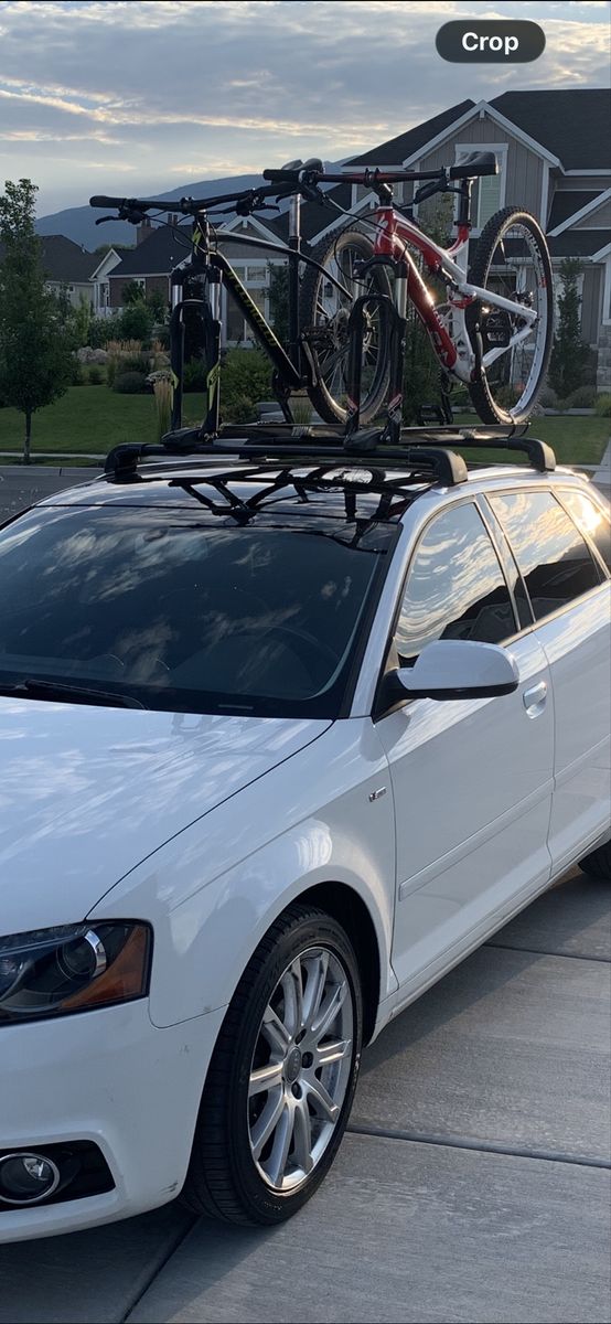 Thule AeroBlade Edge 7602B Flush Mount Roof Rack (Black) + Audi A3 Kit