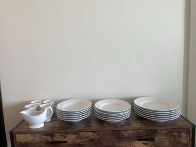 Pottery Barn Great White Dinner Plates, Salad Plates & Bowls