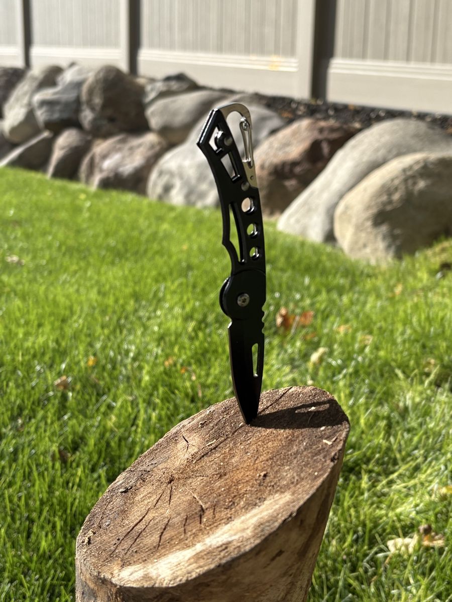 Black Tactical Folding Pocket Knife with Carabiner Clip, Mini Portable EDC Knives, New