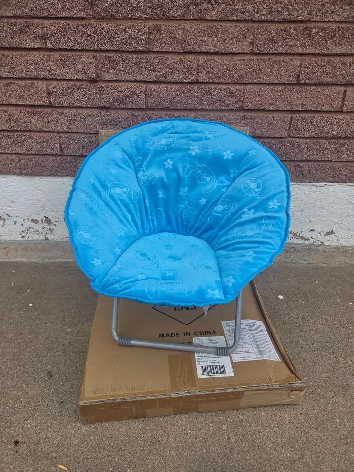 Disney Stitch 23 Kids' License Embossed Saucer Chair