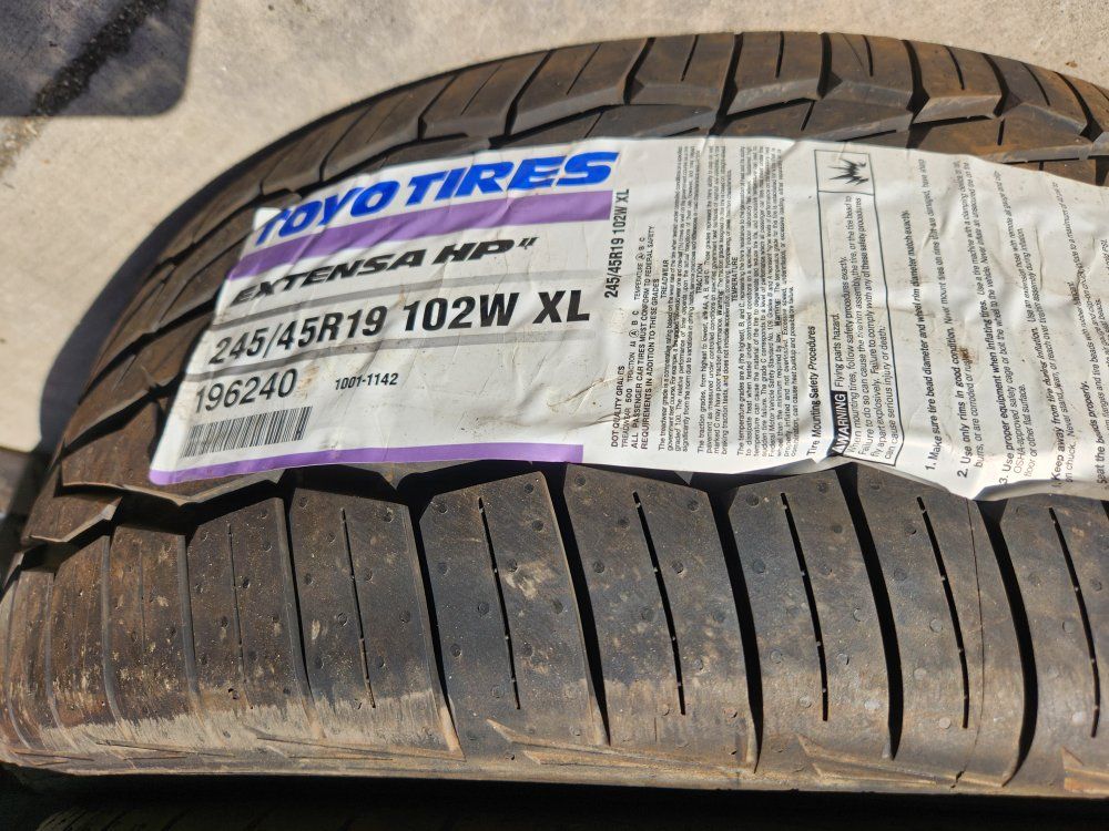 245/45r19 toyo extensa hp ll