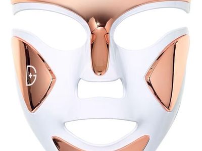 RED LIGHT FACE MASK. Dr Dennis Gross.