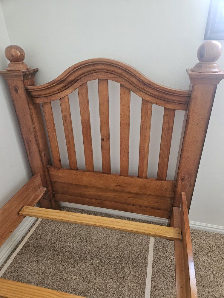 Wooden Twin Size Bed frame (or bunkbed)