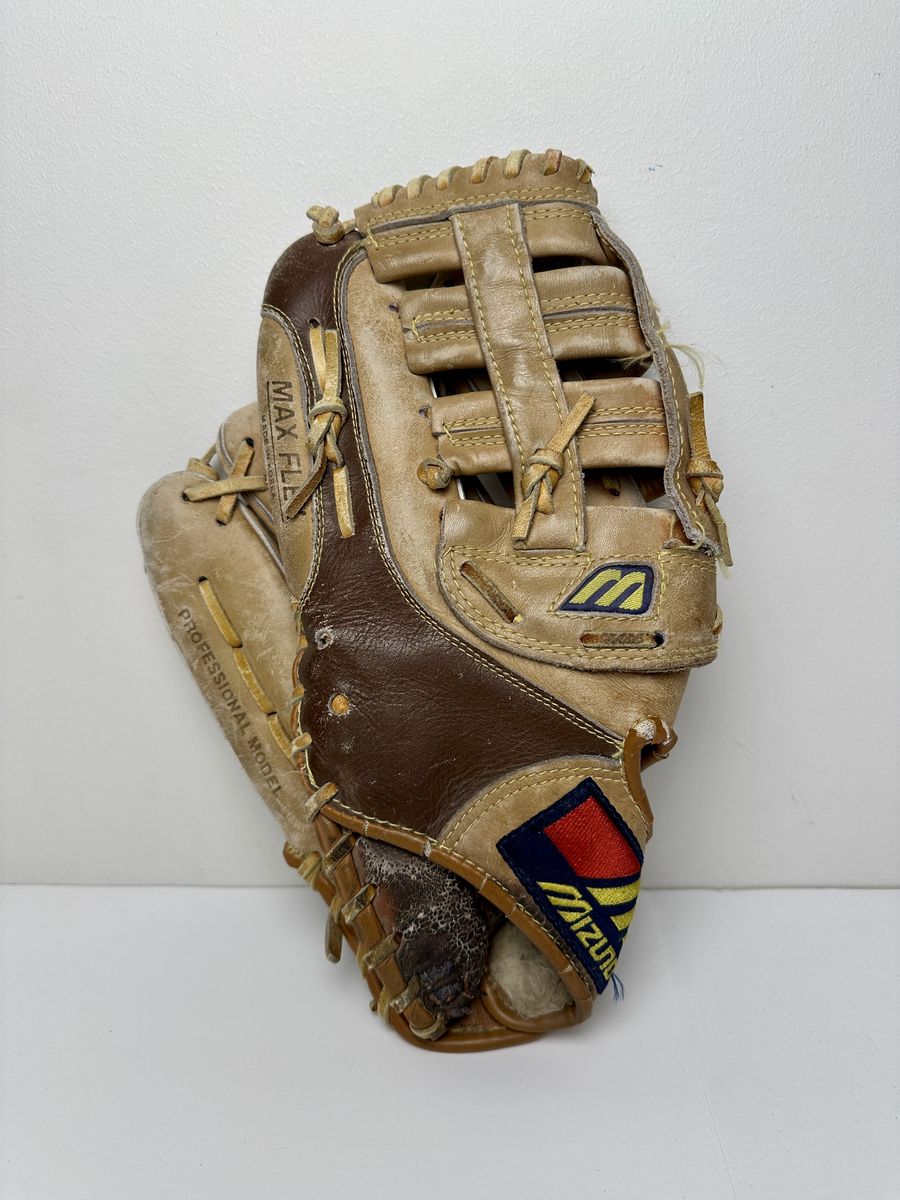 Vintage Mizuno MT 580 LHT Baseball Glove, Torn Lace, As Is