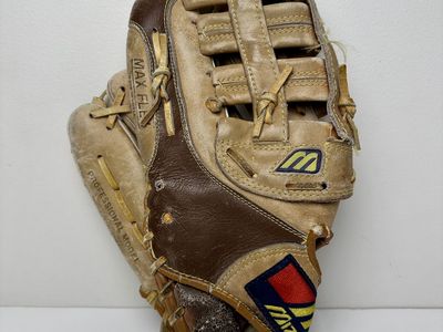 Vintage Mizuno MT 580 LHT Baseball Glove, Torn Lace, As Is