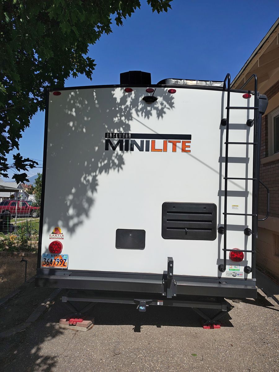 2022 Rockwood 2109S Couples Trailer