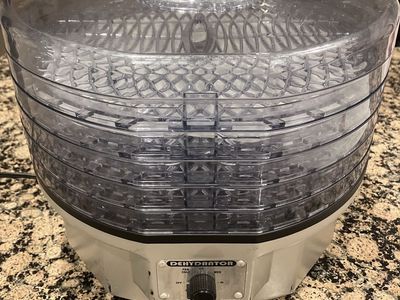 Dehydrator