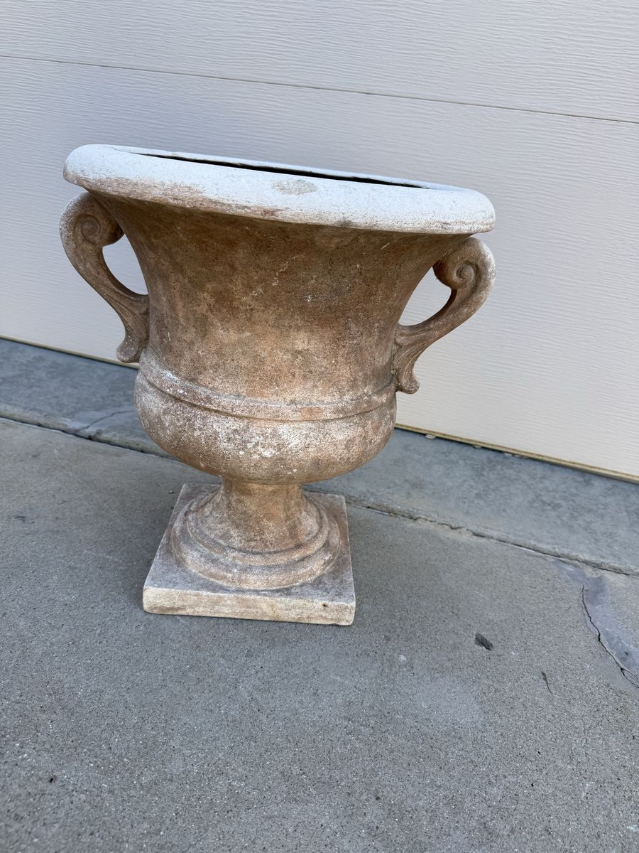 Main image 3