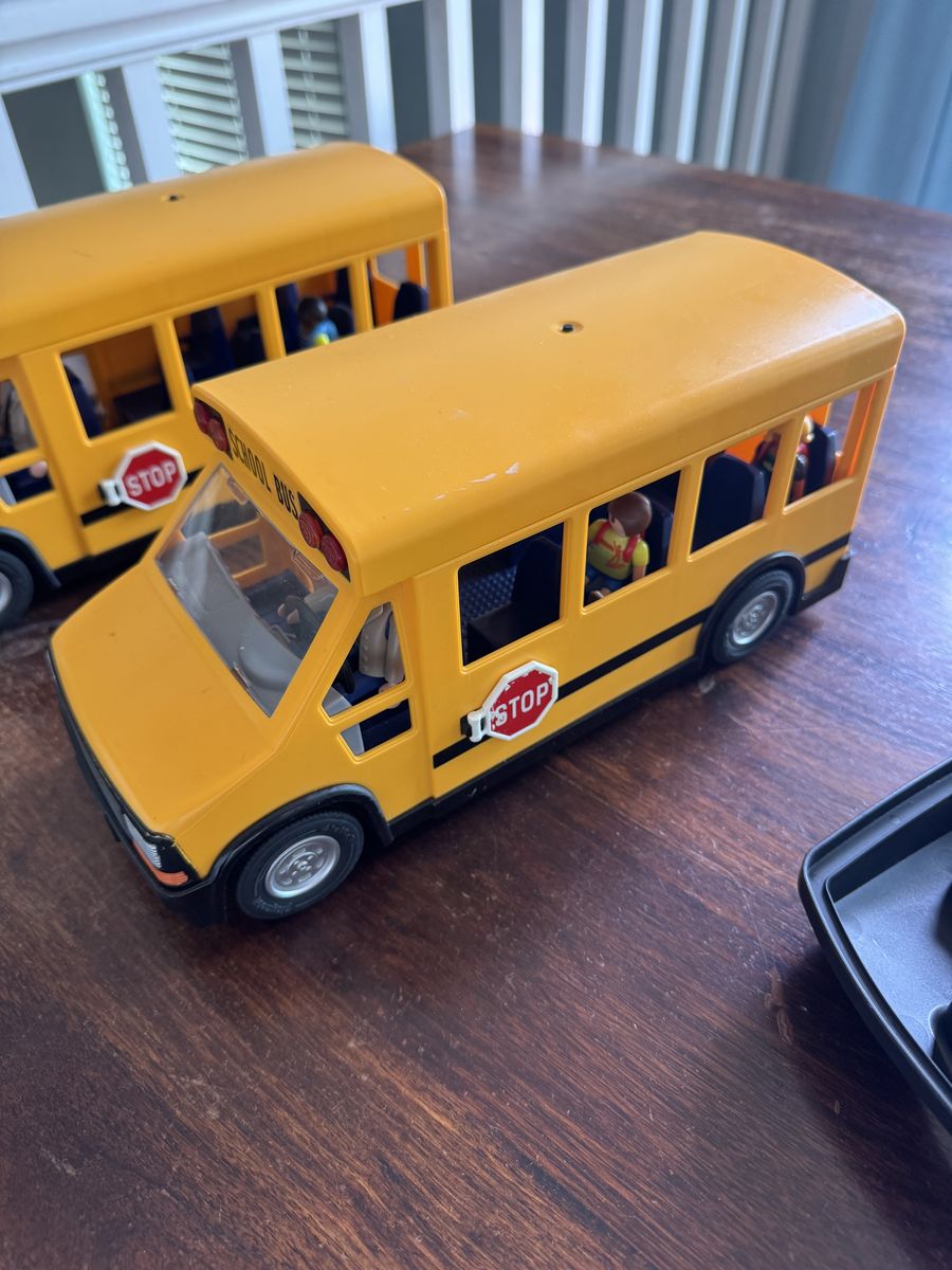 2 Playmobile buses