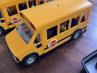 2 Playmobile buses