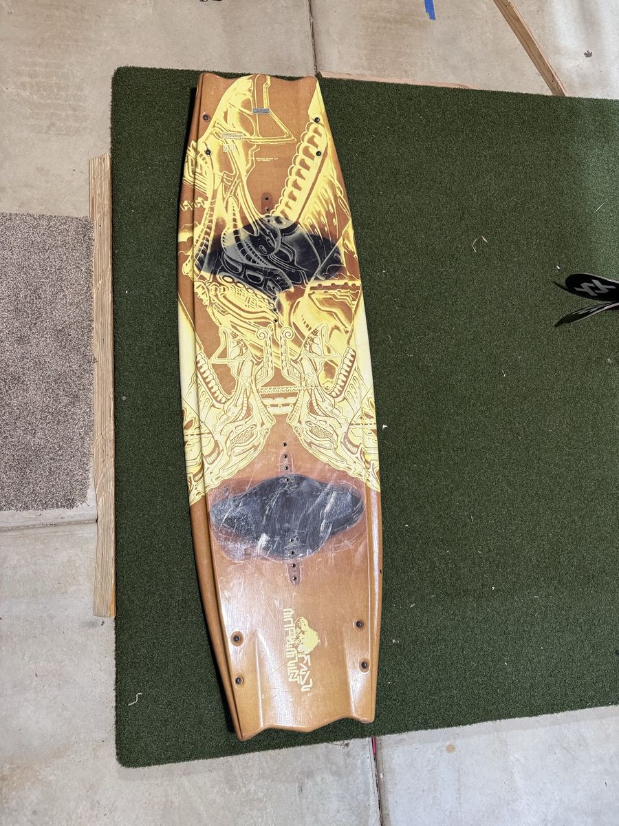 Hyperlite Wakeboard with Fins - Wake Series