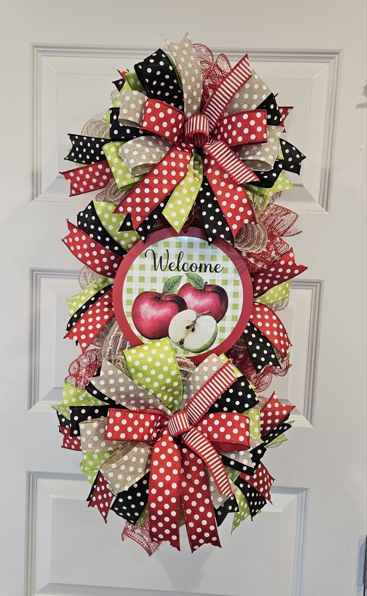 Apple Swag (Wreath)