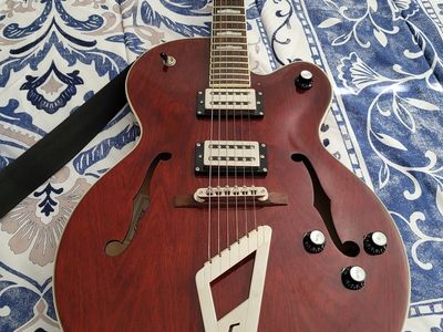 Gretsch G2420 Streamliner Guitar