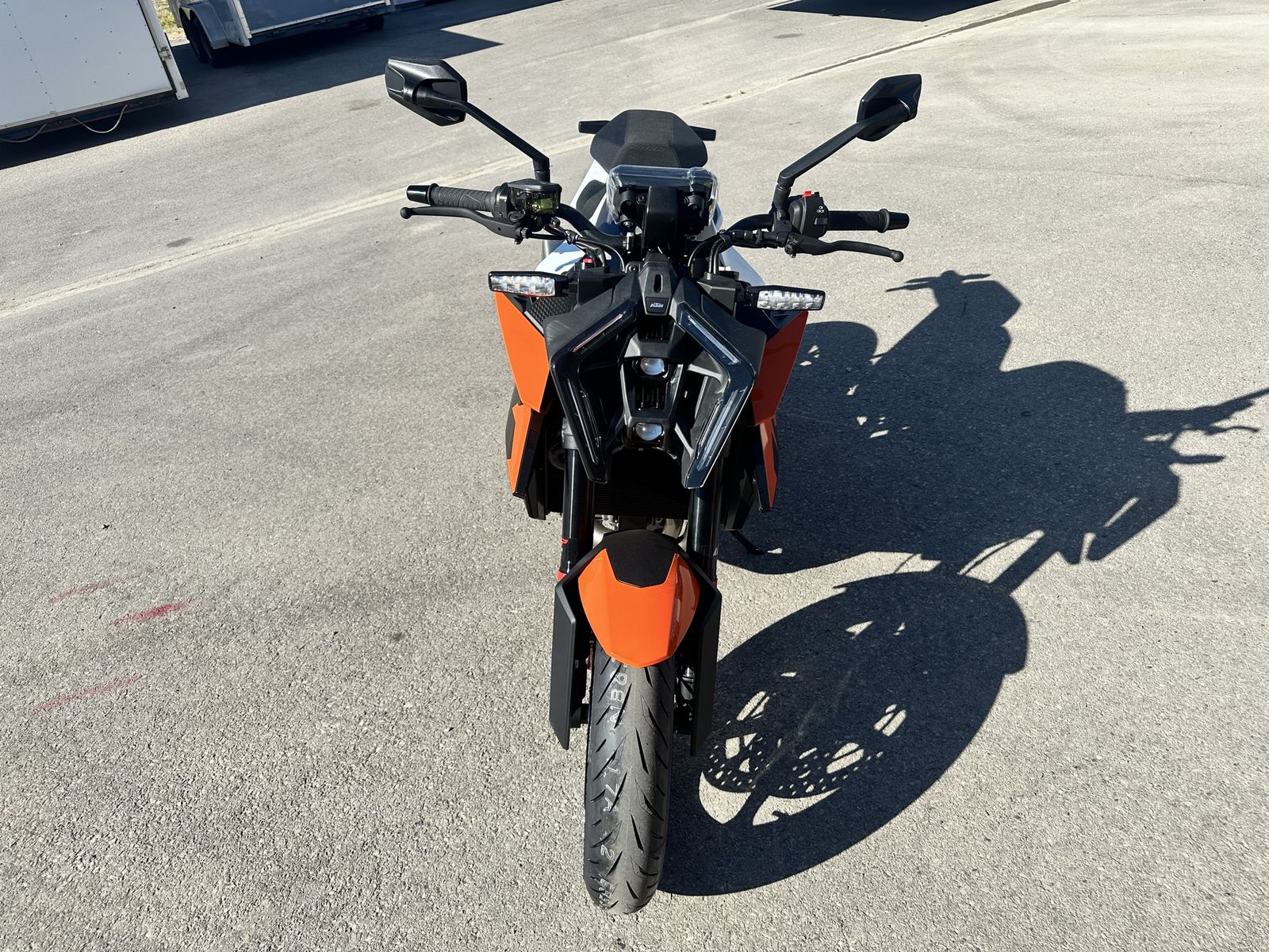 Main image 7