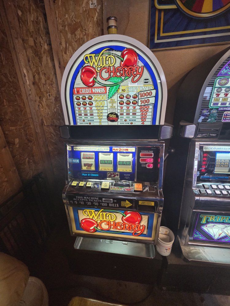 IGT Wild Cherry 25 Cent Slot Machine - Round Top Casino Game