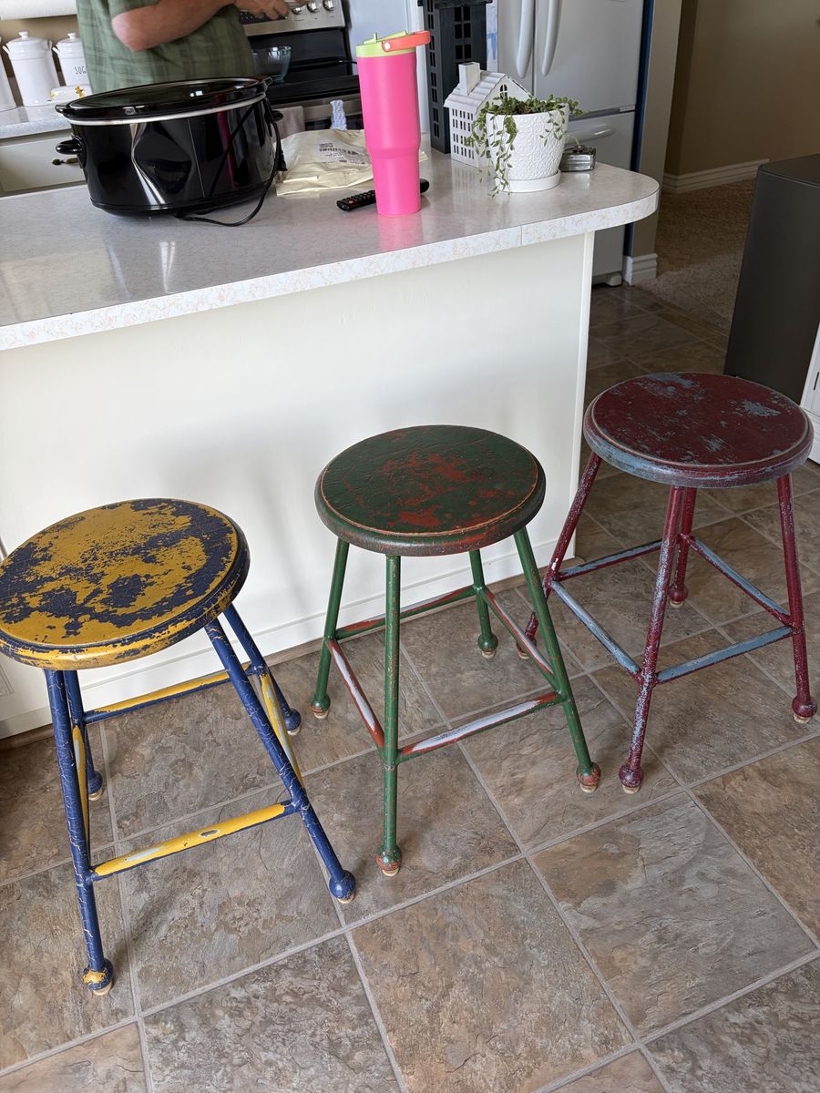 4 Metal Bar Stools