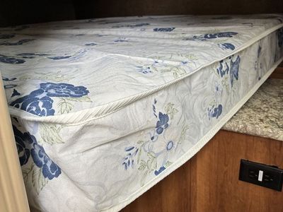 Free Queen RV mattress