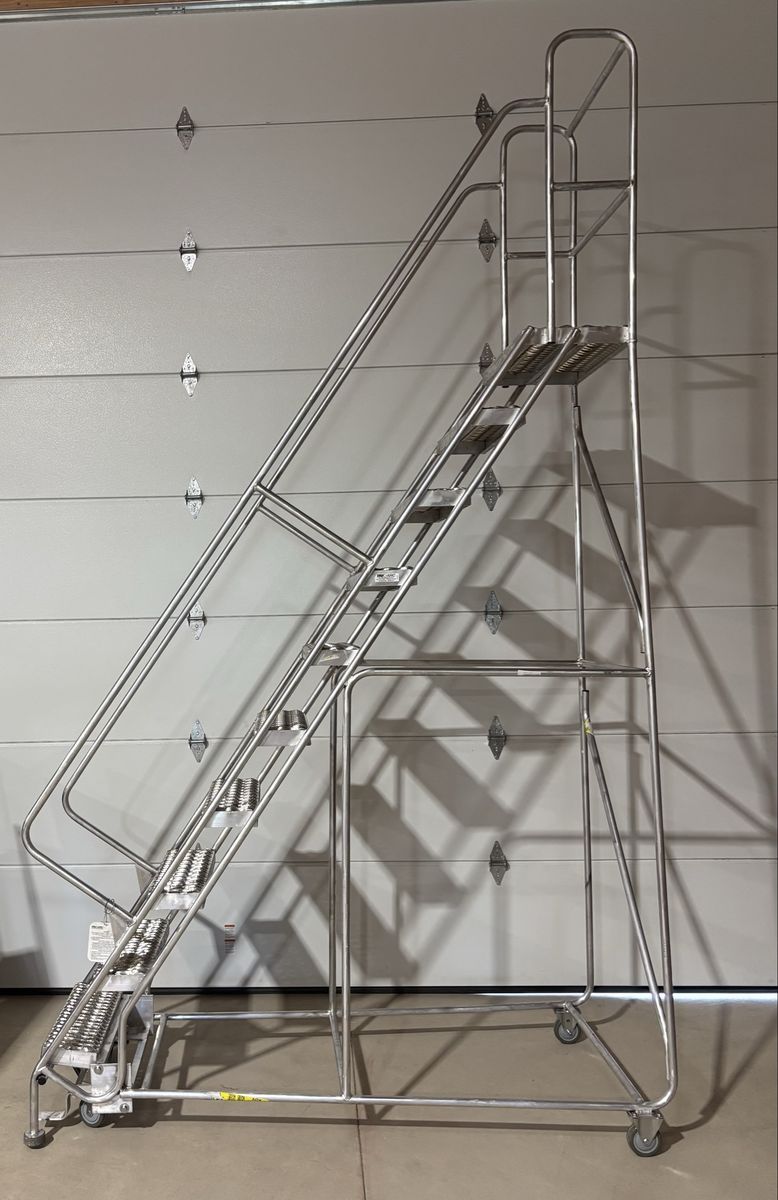 Main image 6