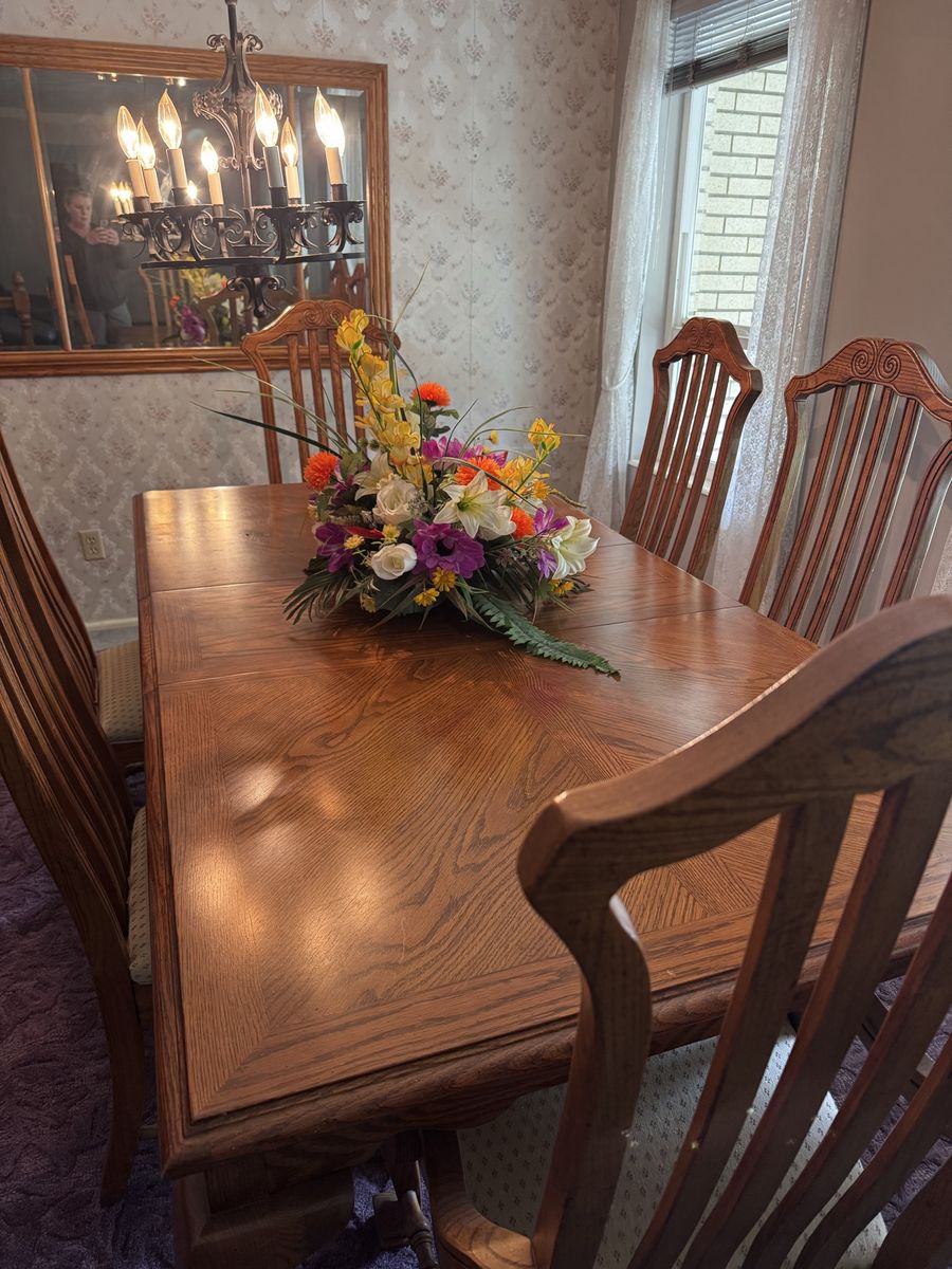 Dining table And Chairs