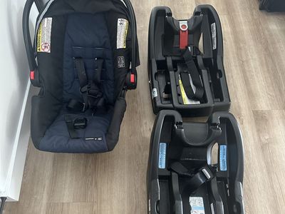 Graco Snugride 30 and two bases