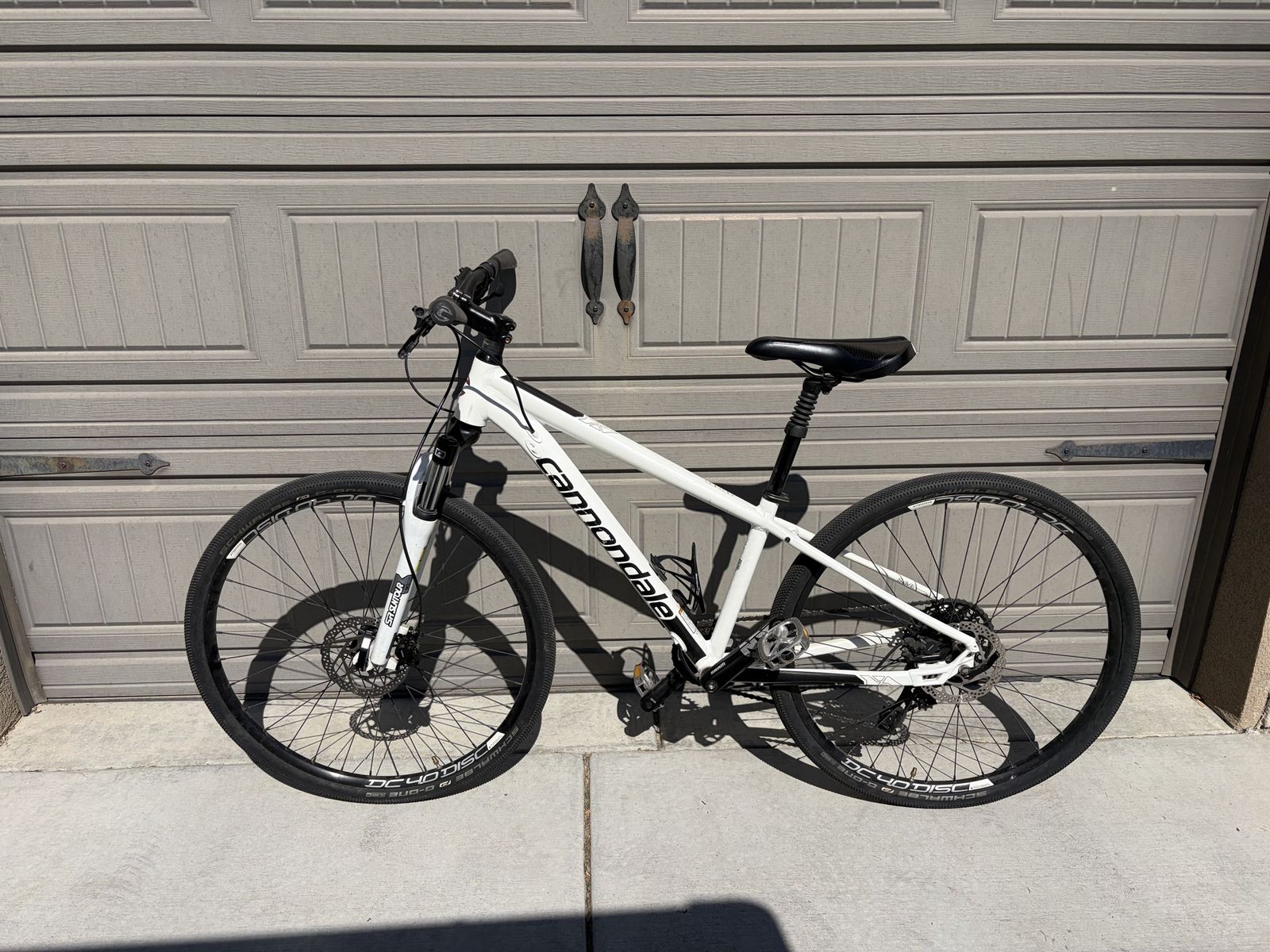 2018 Cannondale Althea Women's Hybrid Bike - White, Disc Brakes, Good Condition