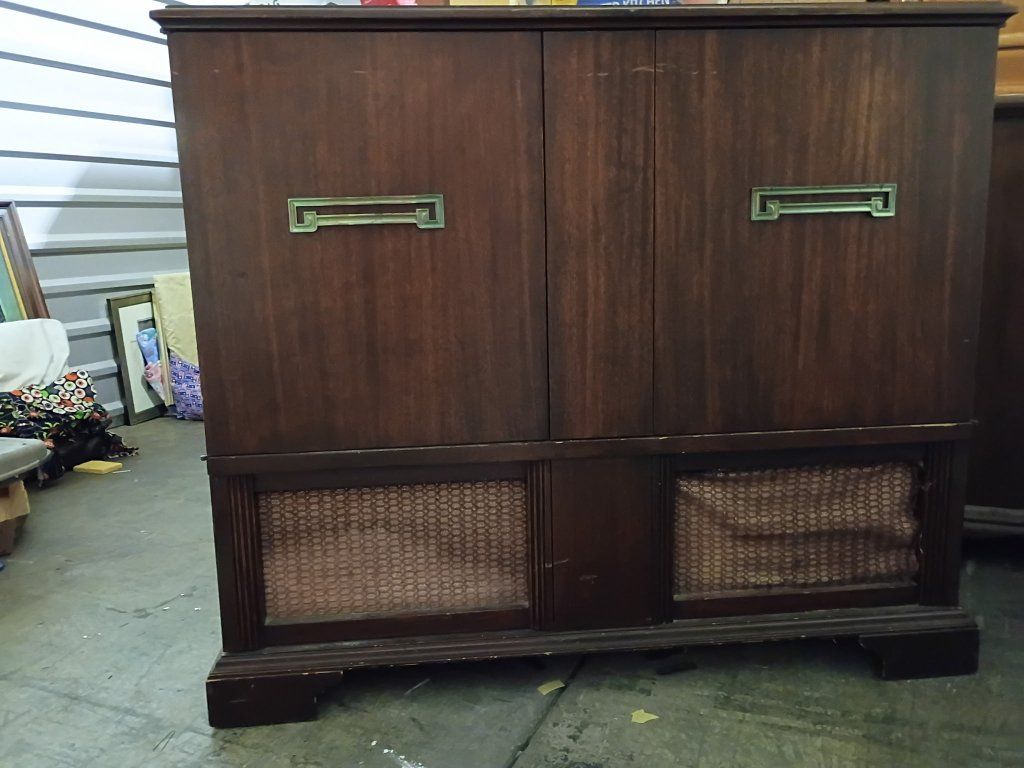 Vintage Mid-Century Wooden Cabinet with Radio and Record Player Console - For Parts/Restoration