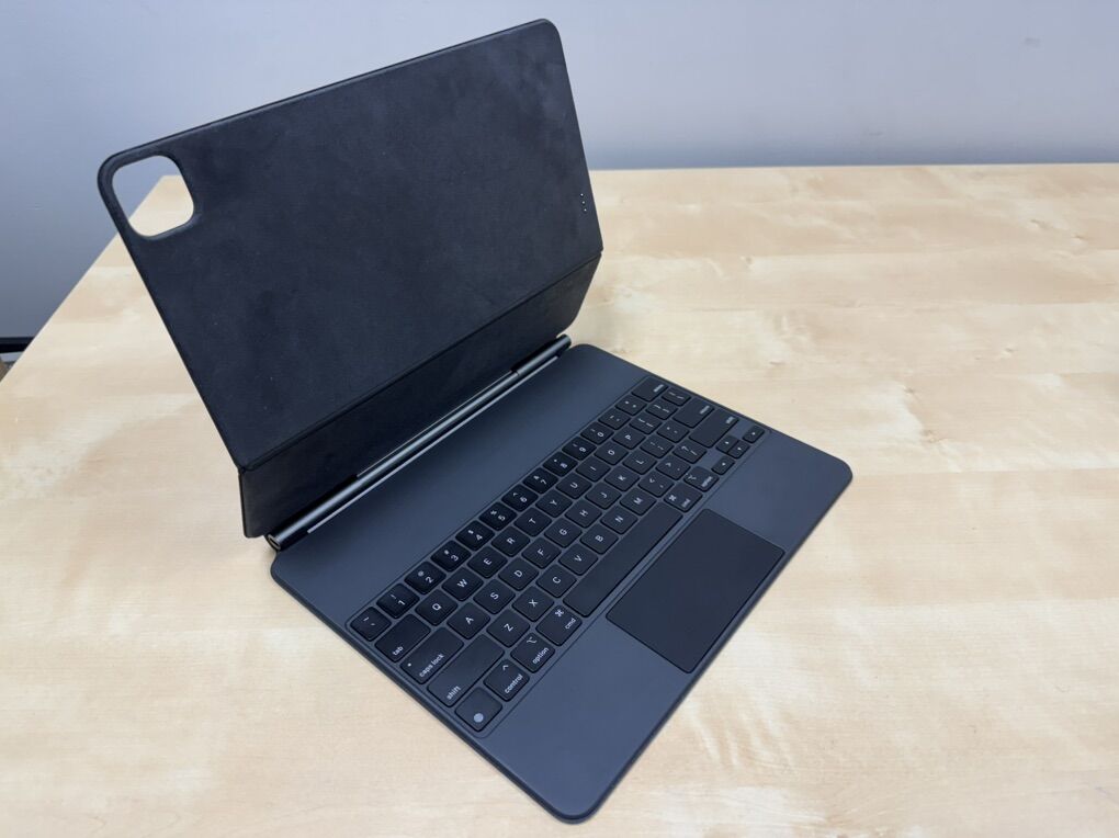 Like New Magic Keyboard For Ipad