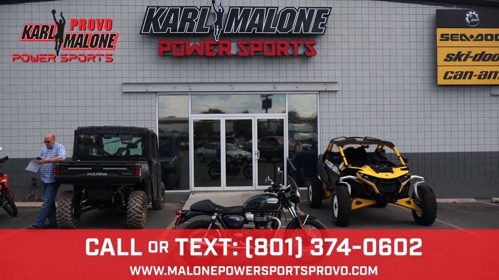 2025 Triumph Bonneville T100 Competition Green / I