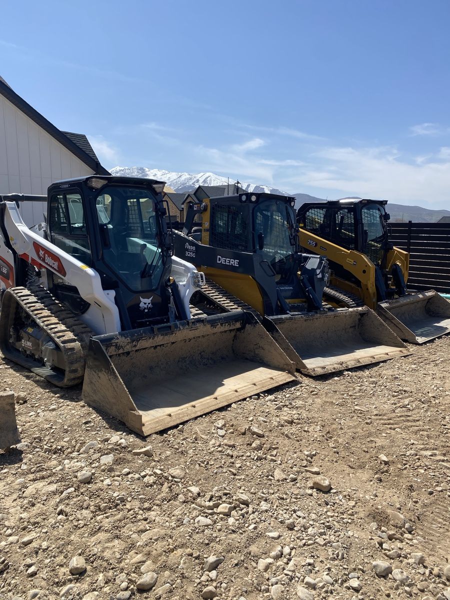 Skid steer track loader