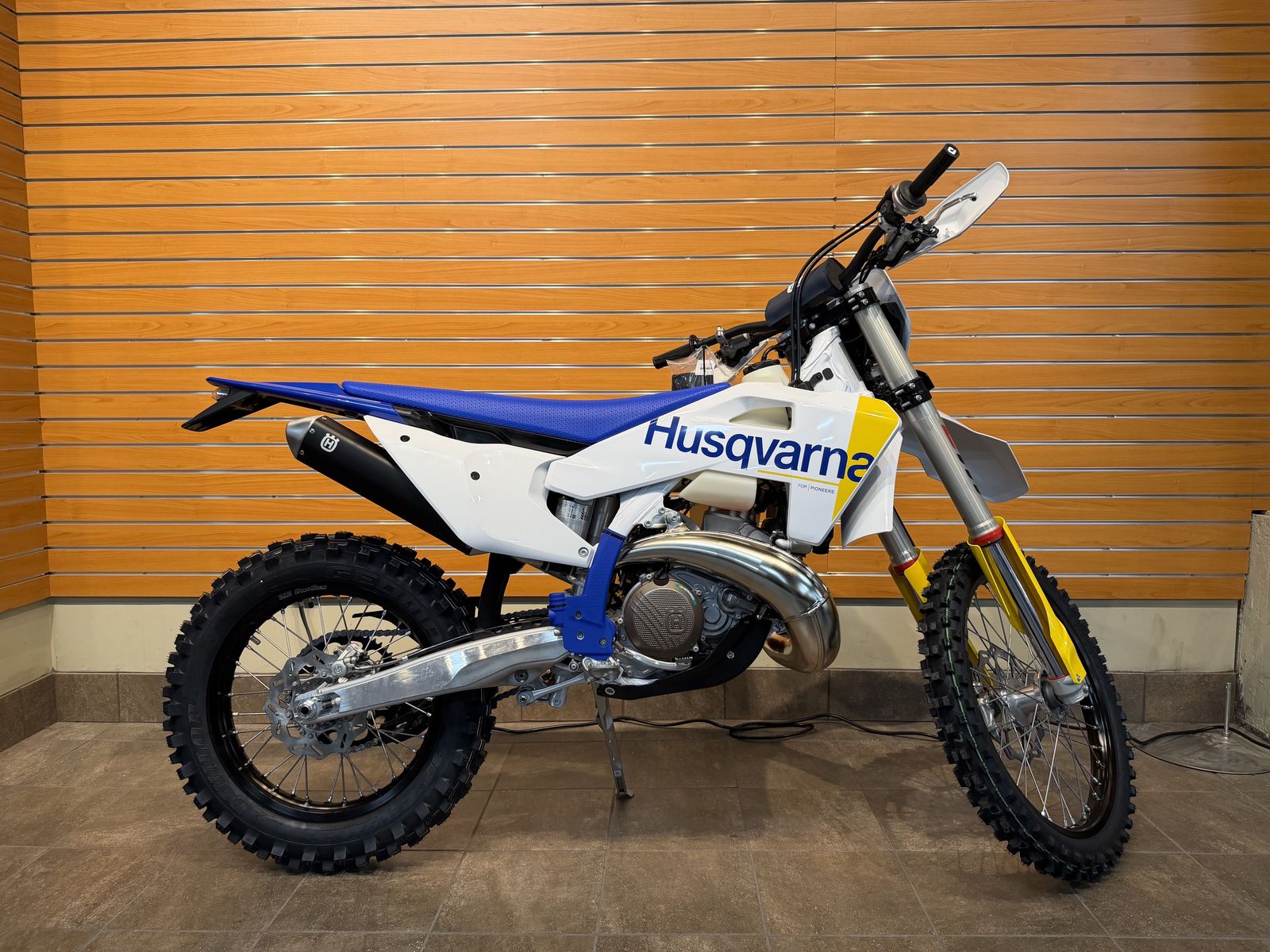2027 Husqvarna TE 250 - Q49574