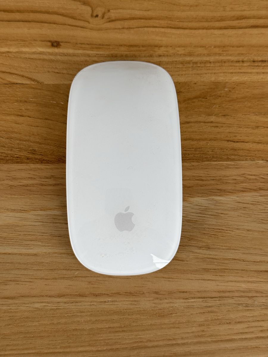 Apple Magic Mouse 1st Gen - Wireless Bluetooth - White/Silver - Used Excellent Condition