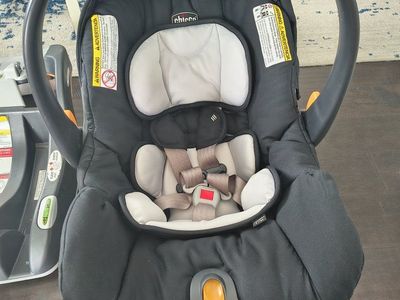 Chicco KeyFit Infant Car Seat with 2 Bases - Black/Grey