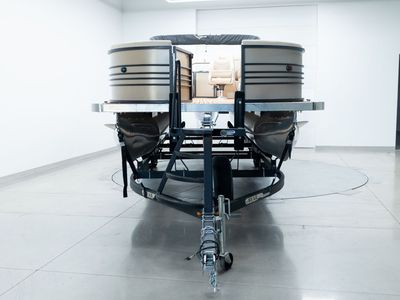 2021 Massimo P23T LTD Lounge 200