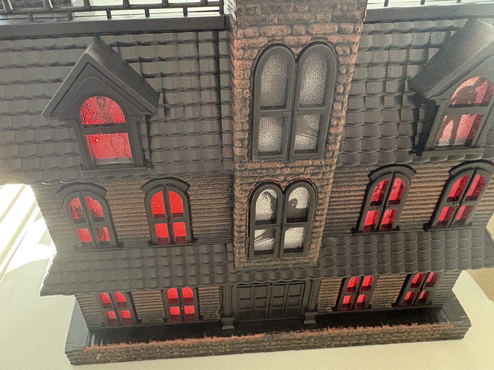 Main image 3